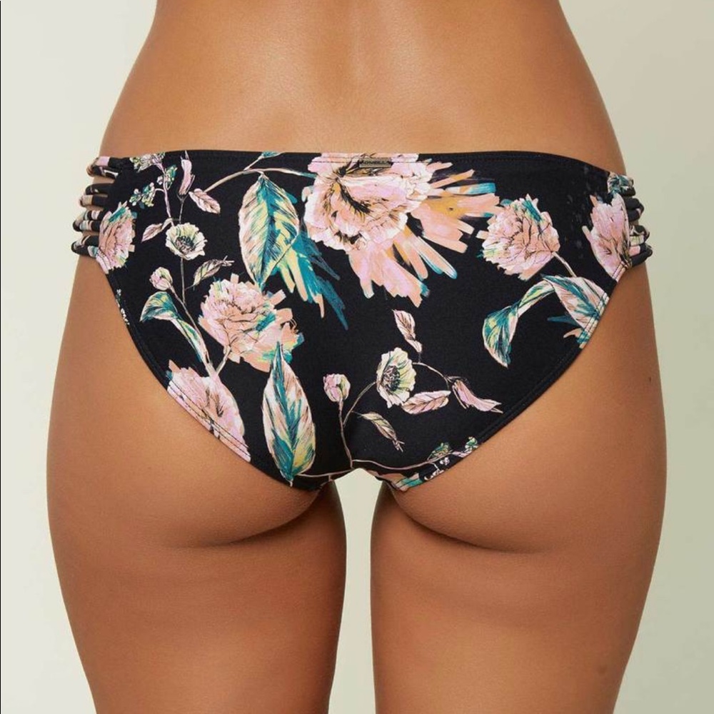 🌸👙 O’Neill bikini bottom 👙🌸 - Picture 4 of 13